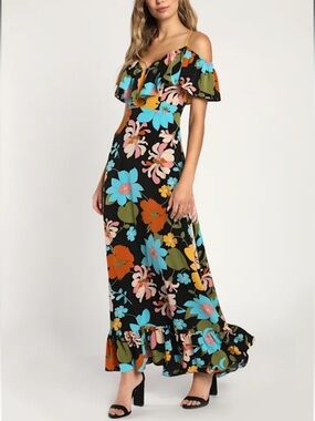 Lulu’s floral 70s inspired maxi dress